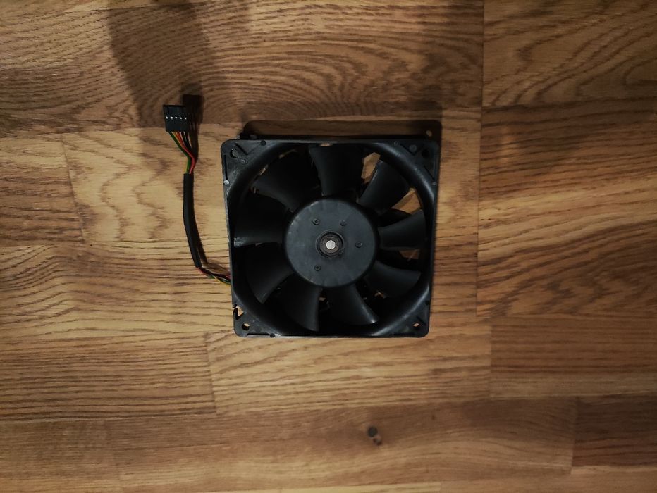 Wentylator Nidec VA450DC 12V 2.2A – 5-pin, mocny przepływ