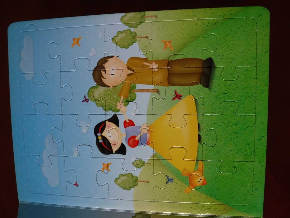 Branca de Neve - Livro com 4 puzzles - Livro infantil novo nunca usado