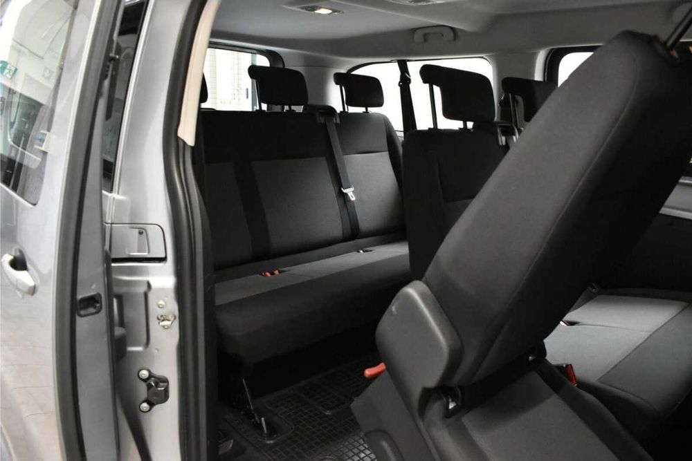 Wynajem BUSA 9 osobowego VIVARO LONG - POZNAŃ - BUS od 190zł / dzień