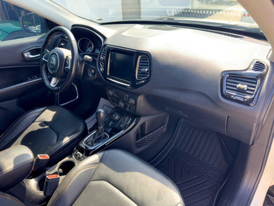 Jeep Compass      2021