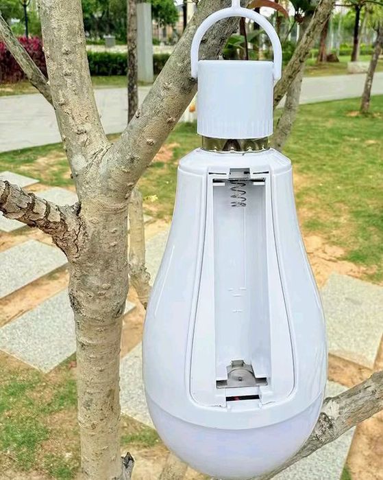 Лампа на аккумуляторах аварийная светодиодная кемпинговая