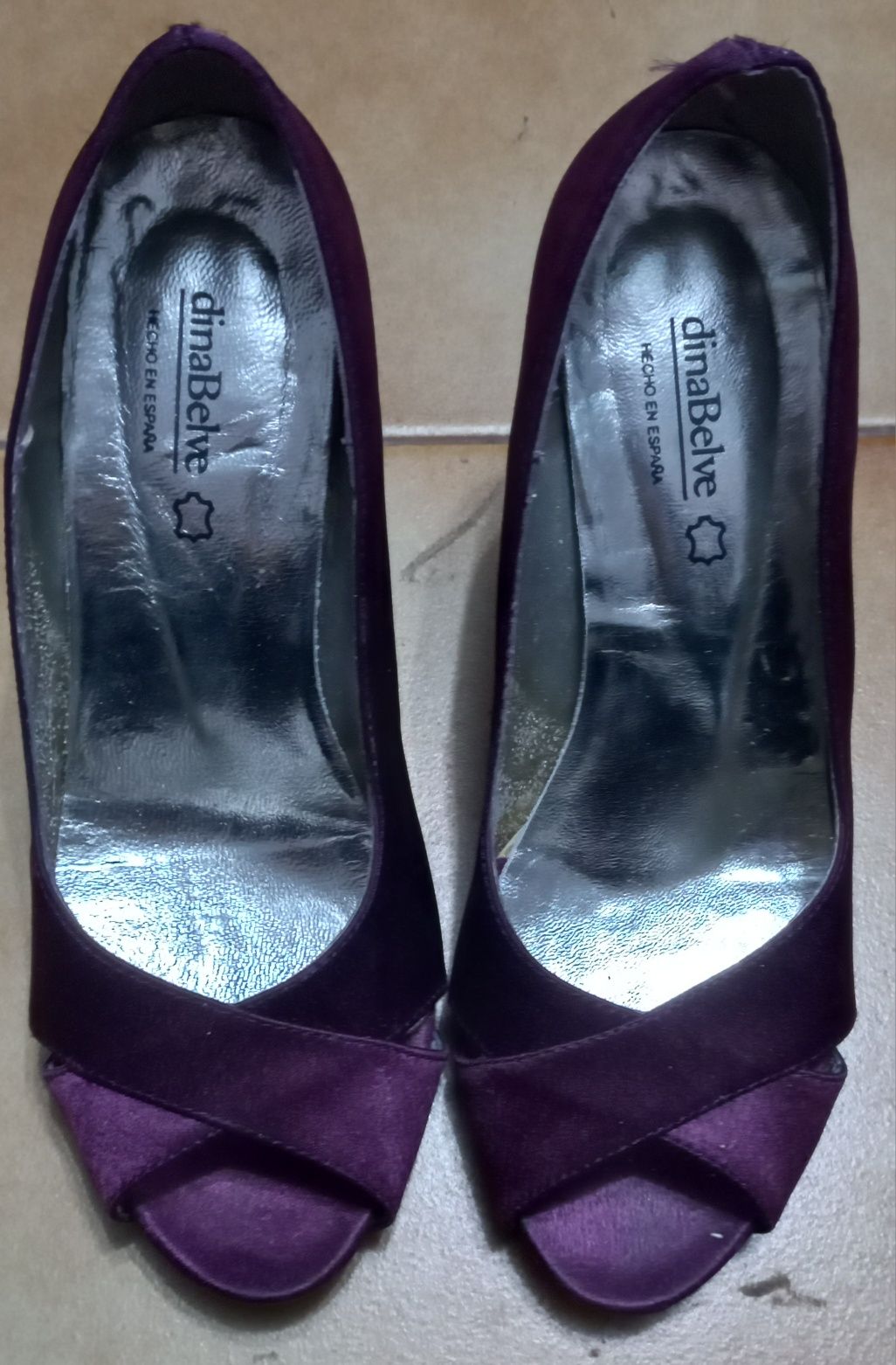 Sapatos de senhora (37) praticamente novos