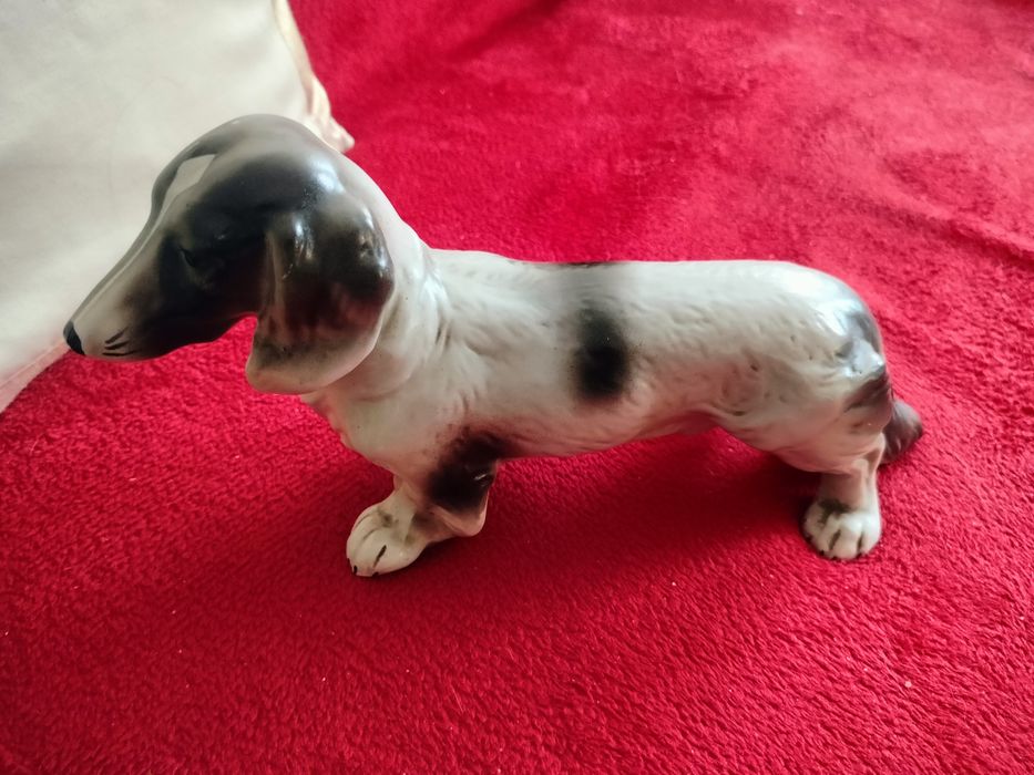 Porcelanowy jamnik PRL