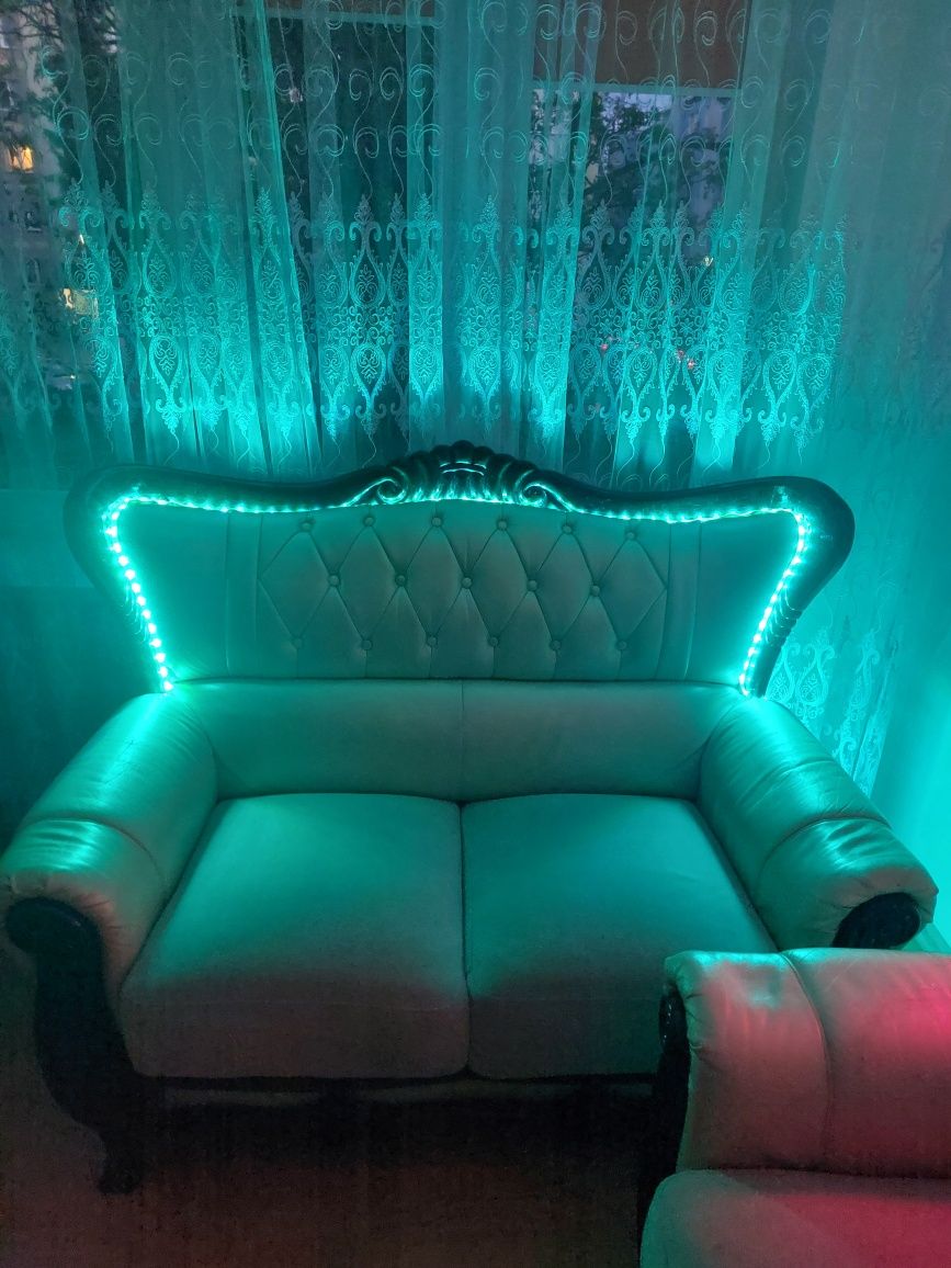 Kanapy z oswietleniem LED