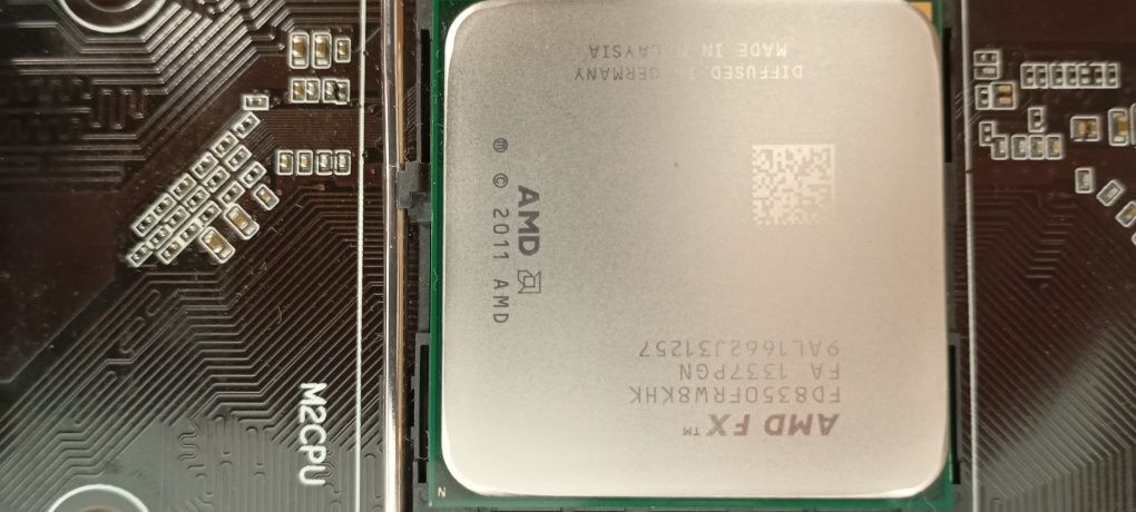 Комплект без кулера. Gigabyte GA-78LMT-USB3