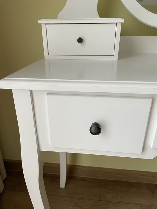 Туалетний  столик Jusk білий