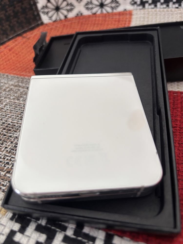 Samsung Galaxy Z Flip5 256gb