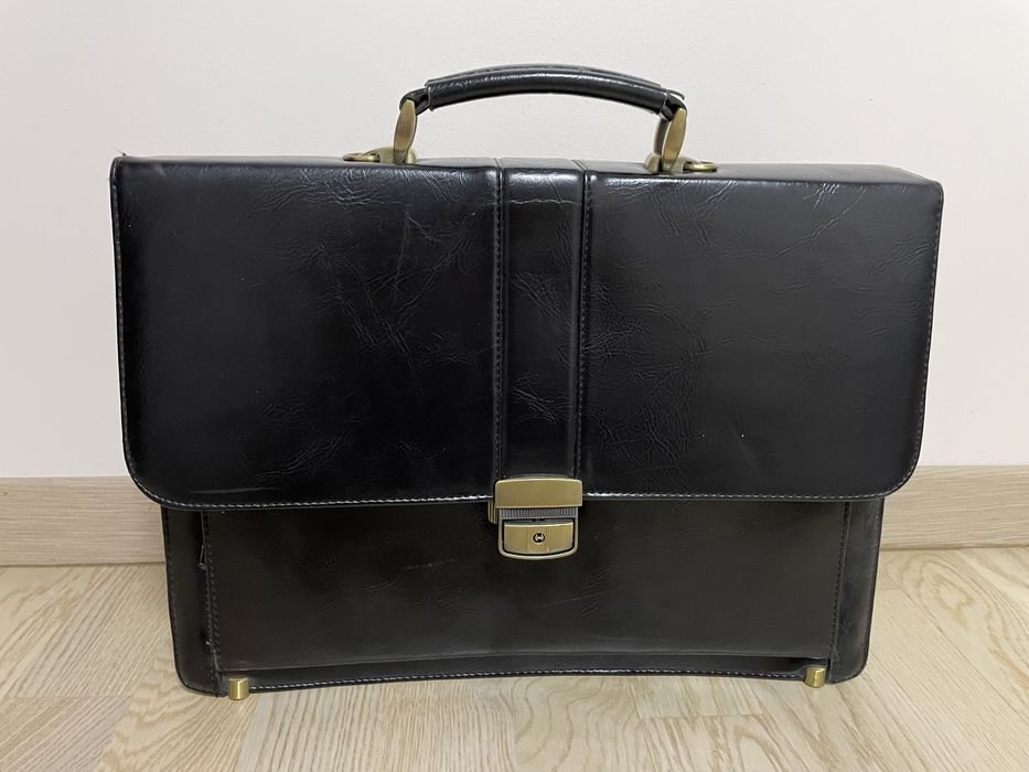 Портфель кожаный