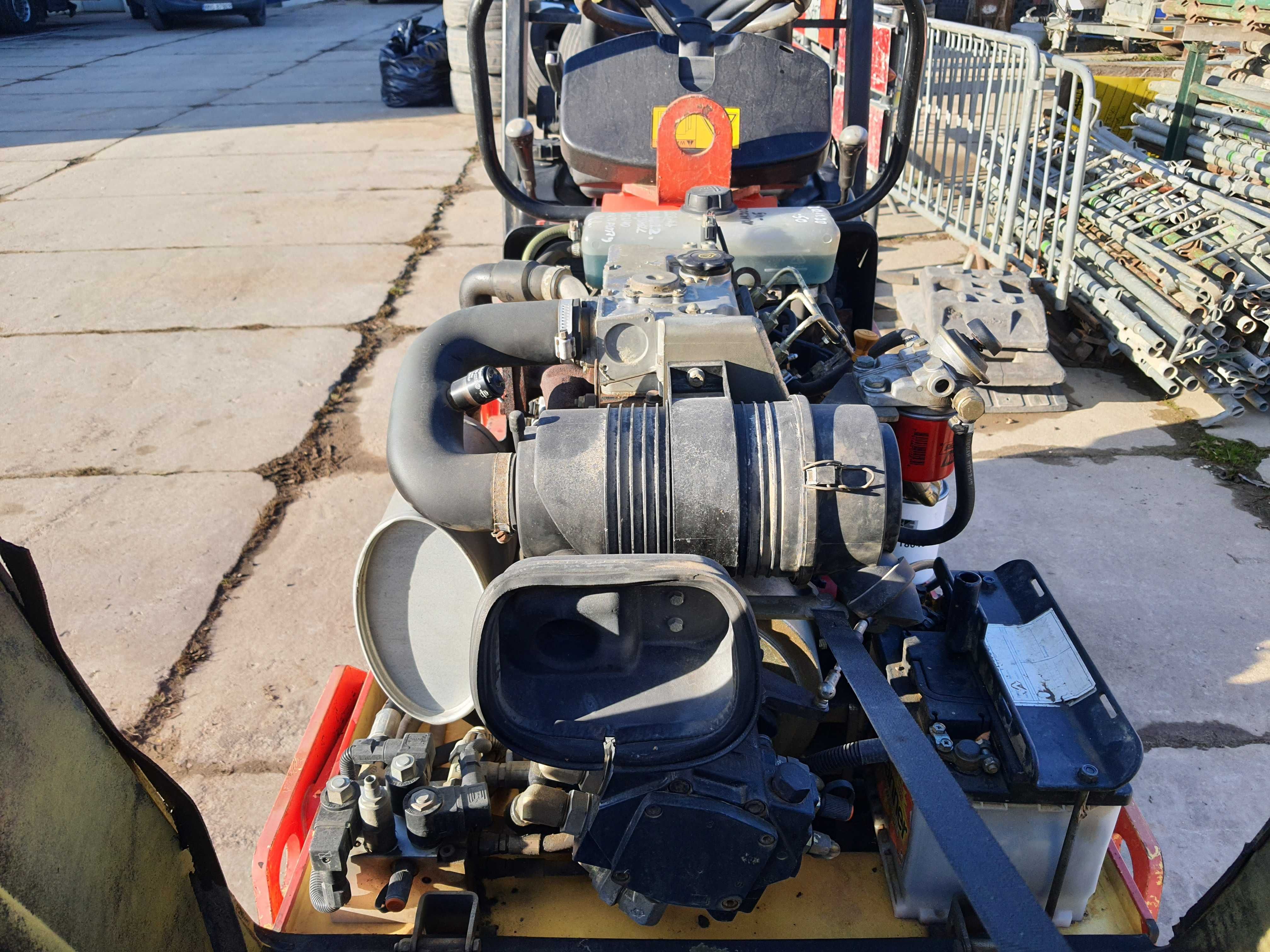 Walec CC800 cało stalowy drogowy