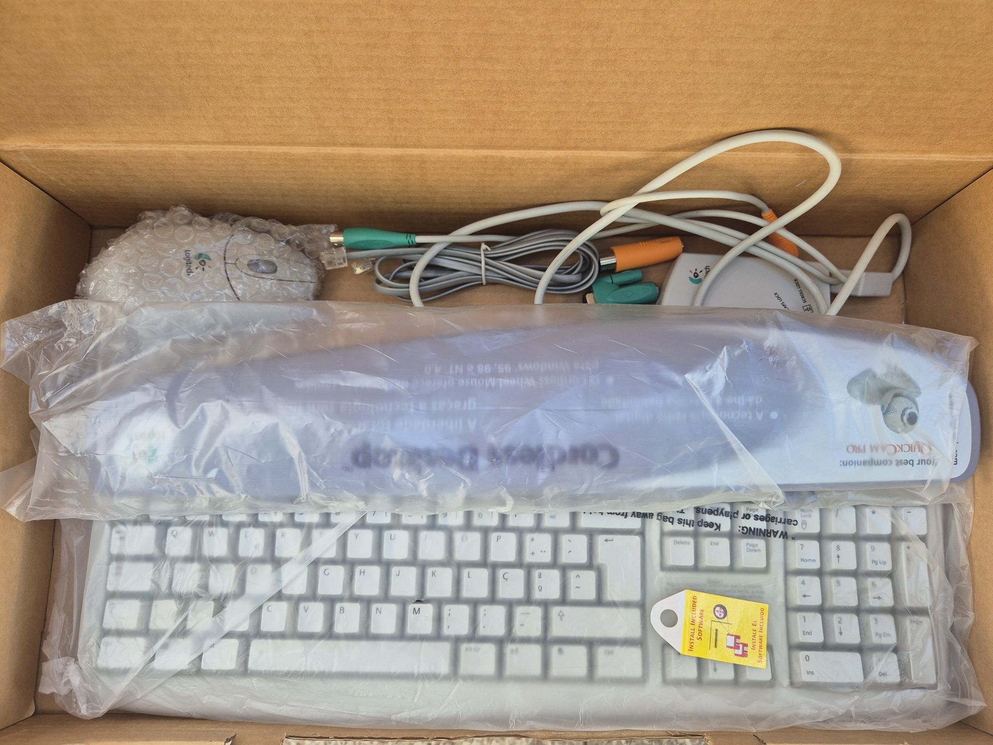 Rato e teclado sem fios Logitech Cordless Desktop