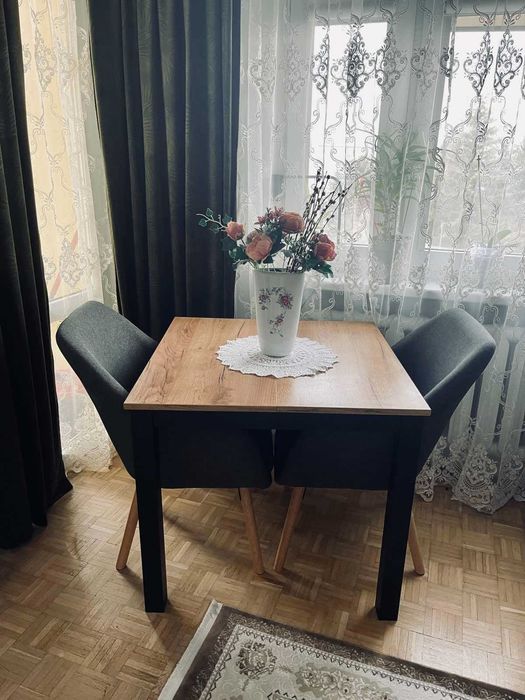 Stół + 2 krzesła