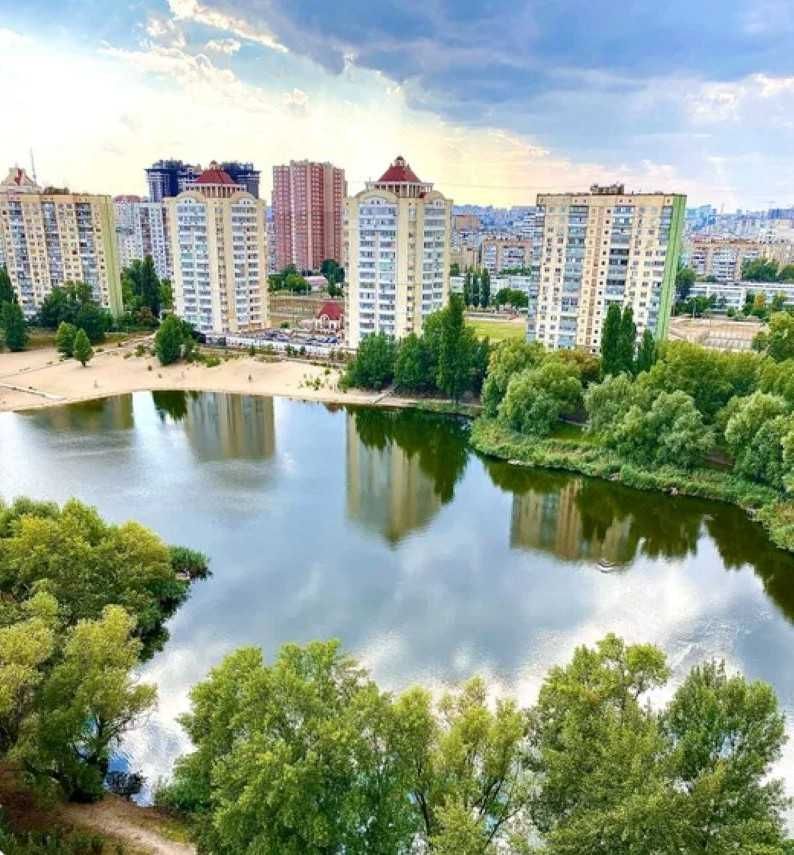 Продам отличную 2-ух комн. кв-ру на Оболони, ул. Героев Днепра,32-Б.