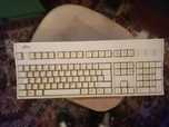 vendo teclado vintage fujitsu