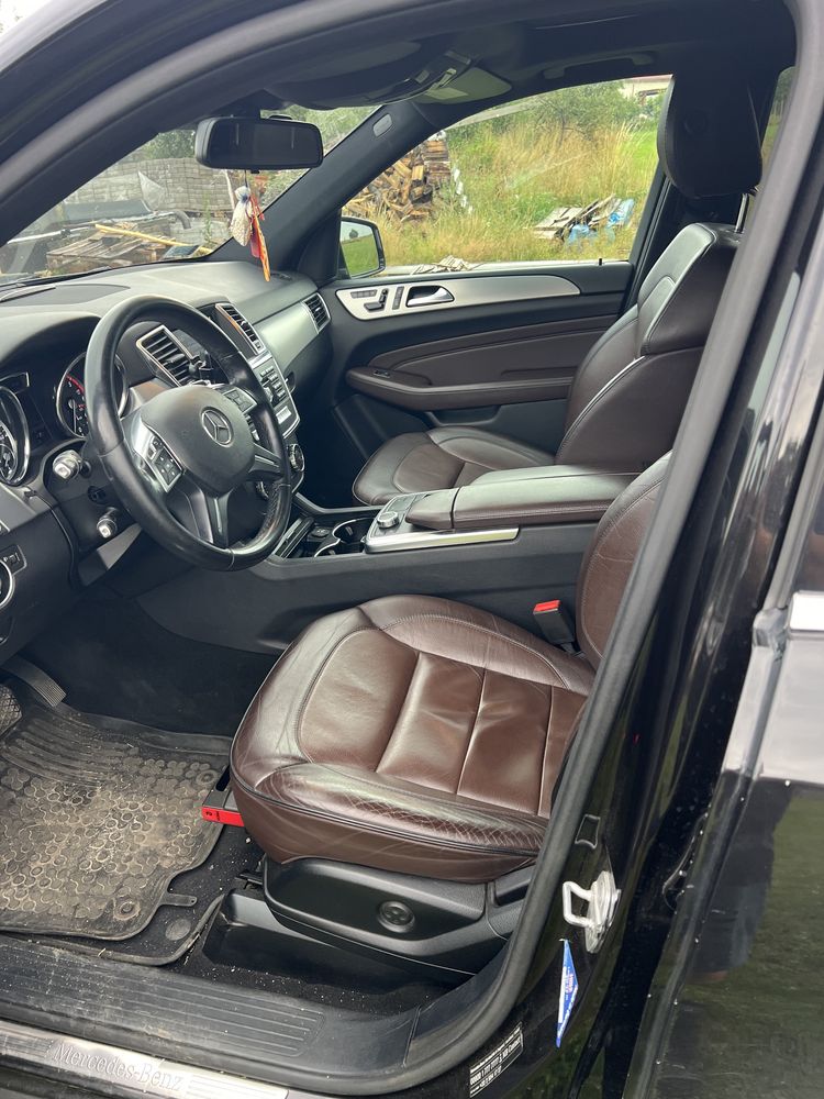 Samochod Mercedes ML W166