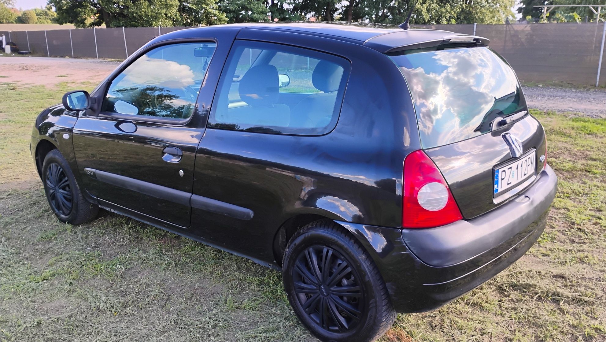 Renault Clio 2, ekonomiczny pojazd, zapraszam do kontaktu