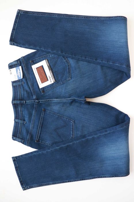 WRANGLER RIVER 881 W33 L34 męskie spodnie jeansy true tapered nowe