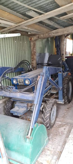 Trator KUBOTA B7001 4x4