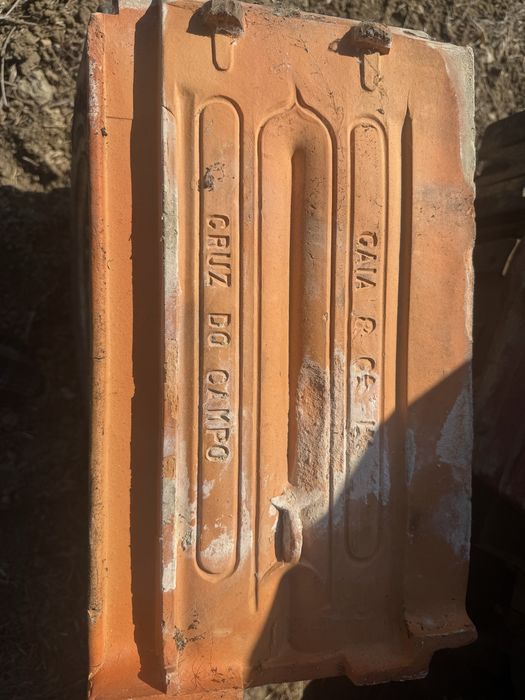 Telha antiga cruz do campo