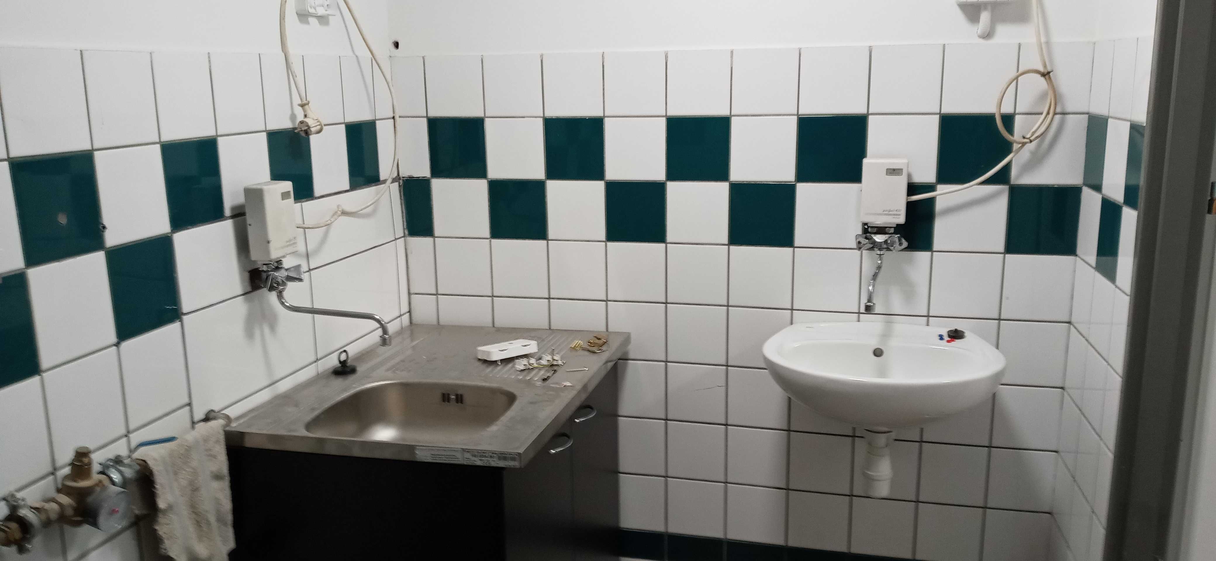 Lokal na magazyn,usługi do wynajęcia
