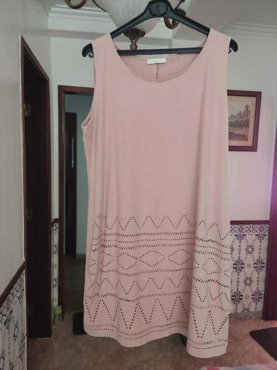 vestido fresco e trabalhado impecável.