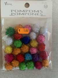 2-sacos Pompoms para vários trabalhos . Ofereço os portes de envio.