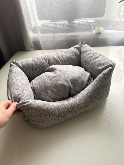 Лежак для котів і собак