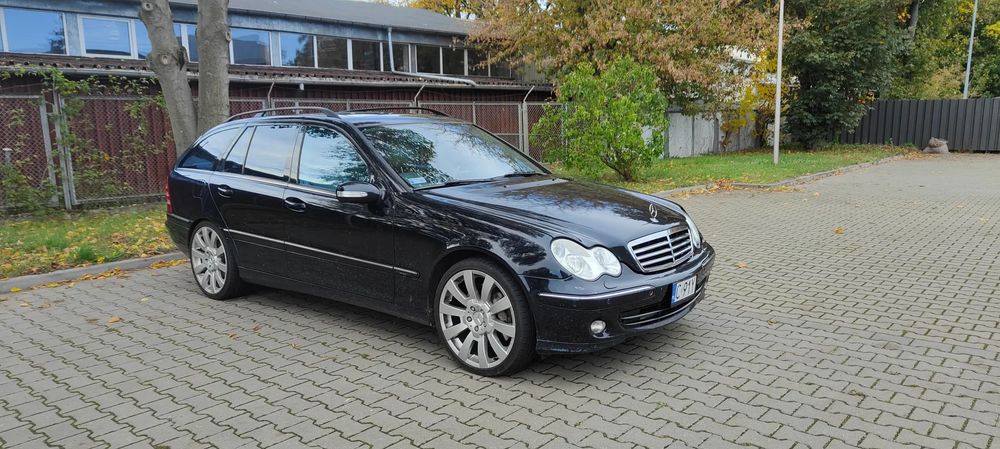 Mercedes-Benz Klasa C Mercedes W203 C350 4MATIC 272KM 2006r Toruń 3.5L + LPG BRC
