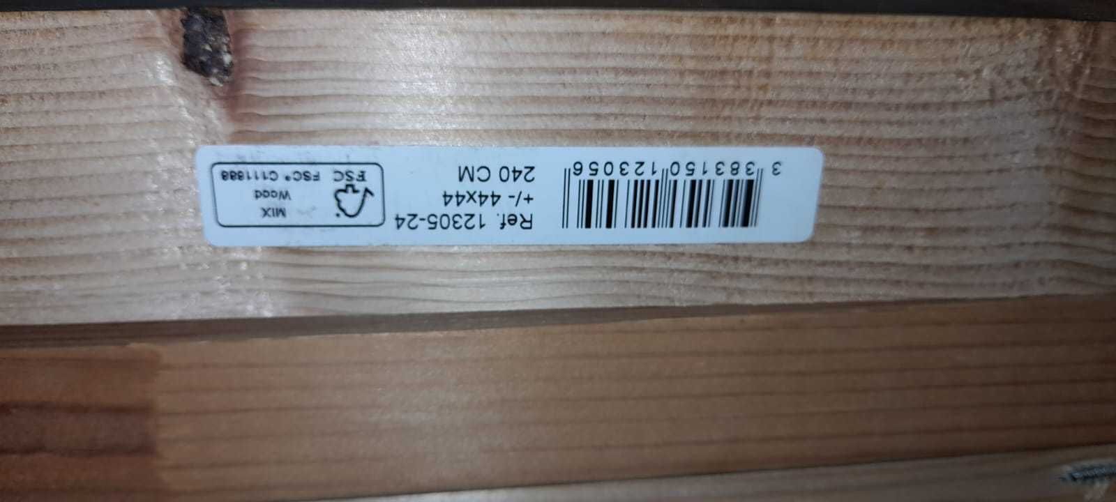 Cama de casal cinzenta