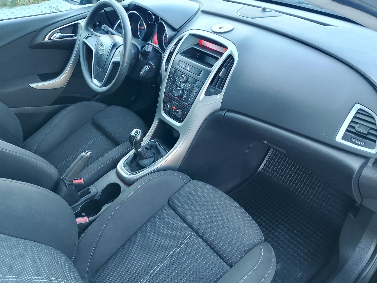 Opel Astra J Klima Alufelgi 1.6 16v z Niemiec