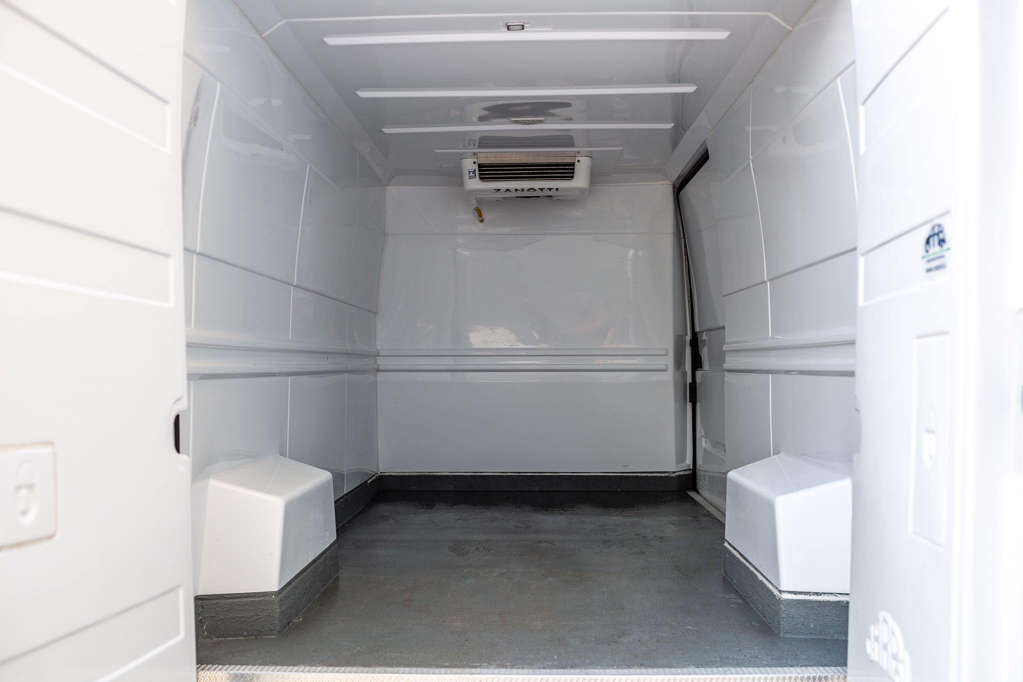 BUS CHŁODNIA WYNAJEM Fiat Ducato l3h2 (izoterma+agregat)