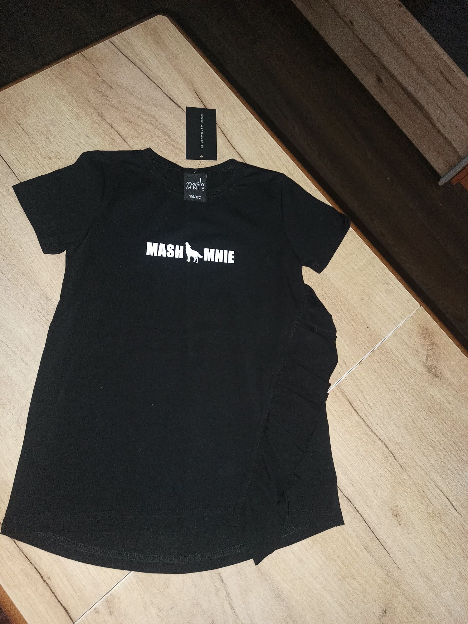 Nowa koszulka Mashmnie z falbanką 116/122cm