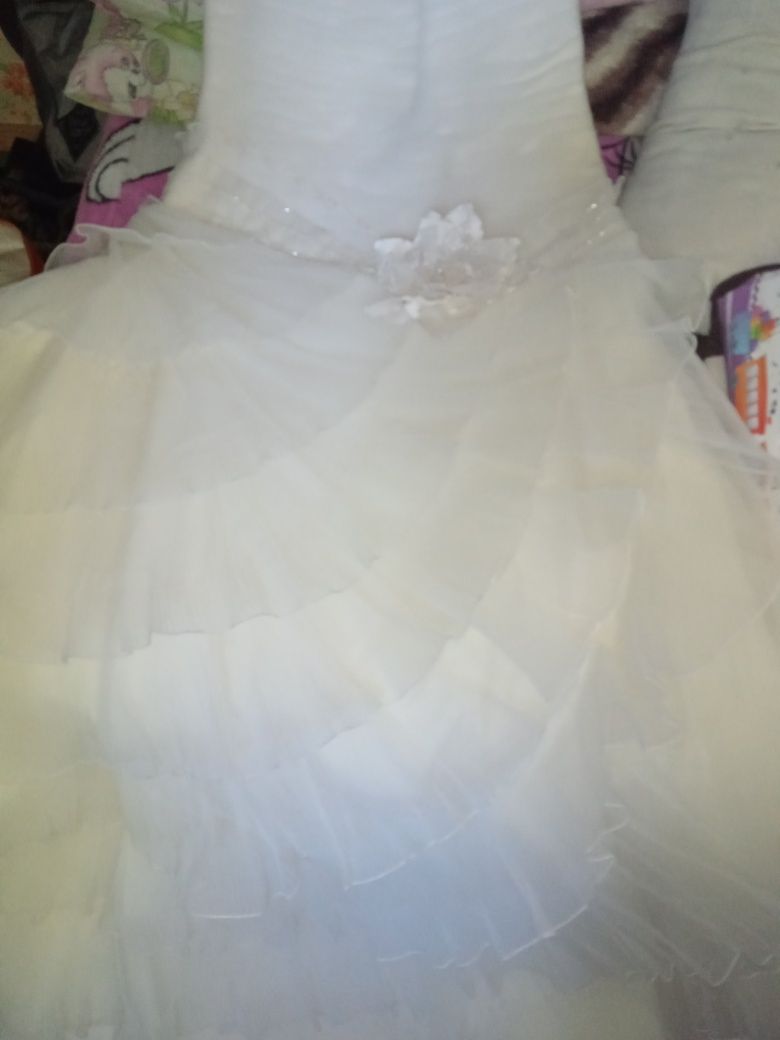 Весільна  сукня 44розмір