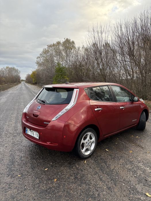 Nissan Leaf  2013