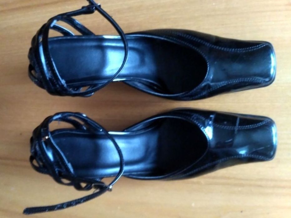 Buty damskie lakierowane czarne