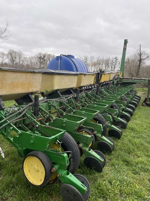 Сеялка Джондир 7000