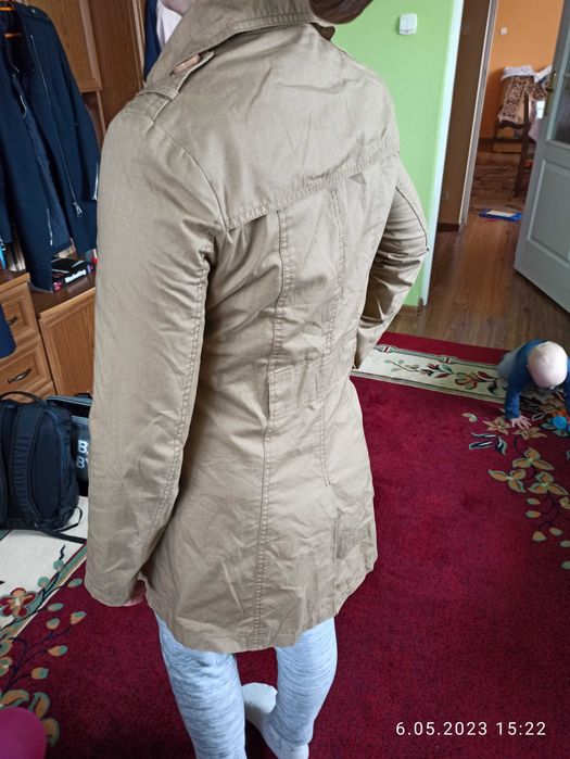 Cienki płaszcz prochowiec trencz 38 karmel