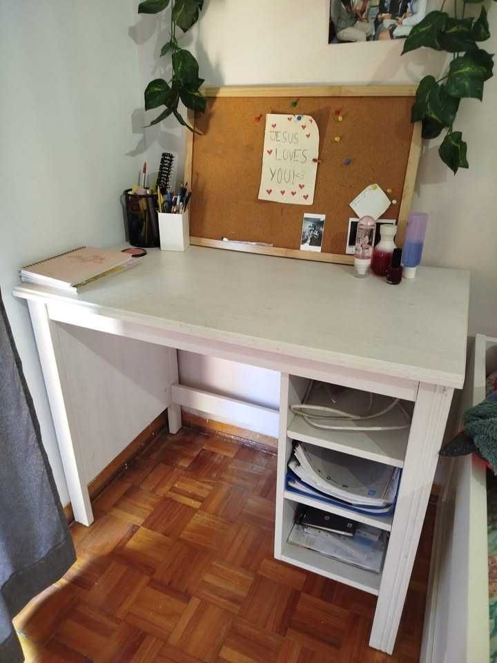 Secretária Branca Brusali IKEA