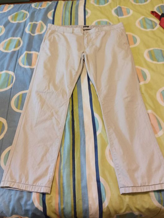 Três Pares de Calças de Homem