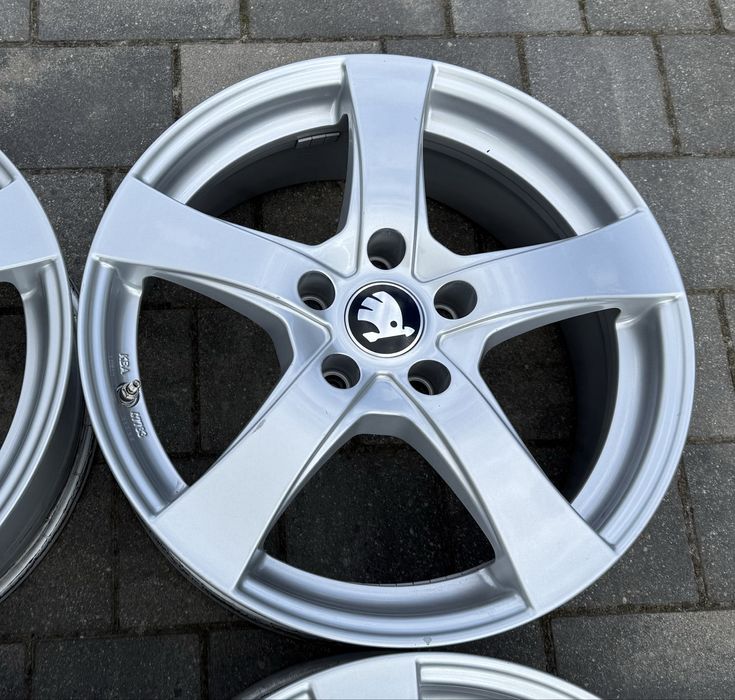 Felgi Volkswagen Skoda 17” 5x112 Passat Sharan Golf 6 7 Octavia Touran