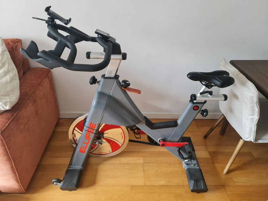 Spinning bike com mostrador
