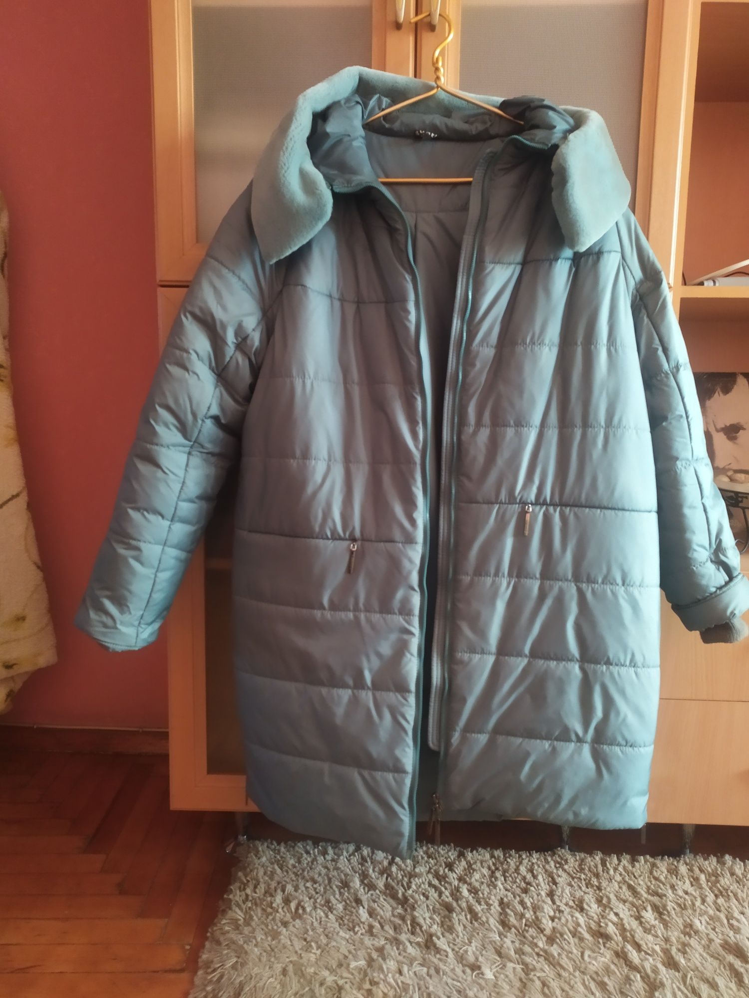 Продам женское пальто 56 размер