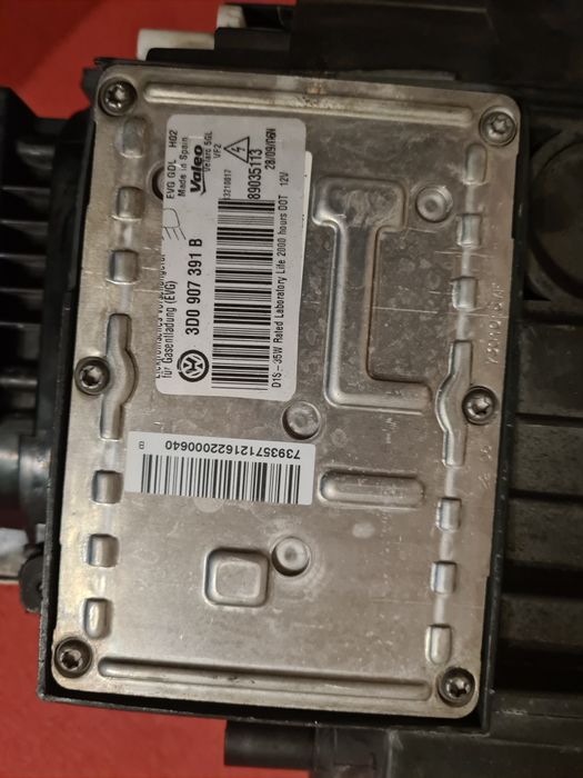 Lampa przód przednia prawa VW Passat B6 Bi-xenon skrętna