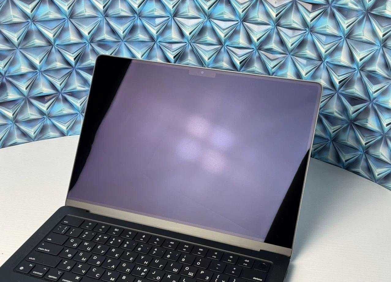 MacBook Pro 14 2023 M3 18Gb/1Tb 90 циклов
