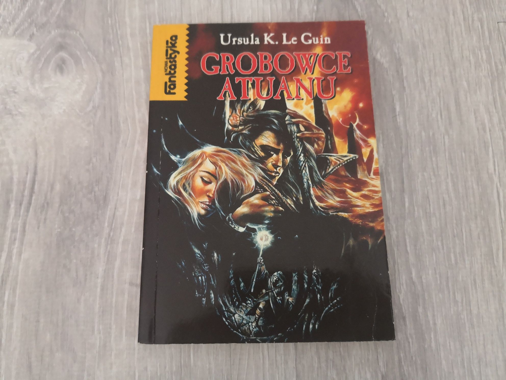 Ursula K. Le Guin : Grobowce Atuanu (Ziemiomorze część 2)