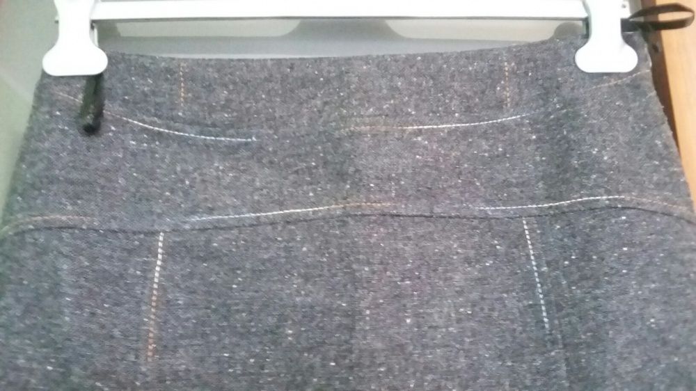 Damska twedowa oryginalna spódniczka z przeszyciami