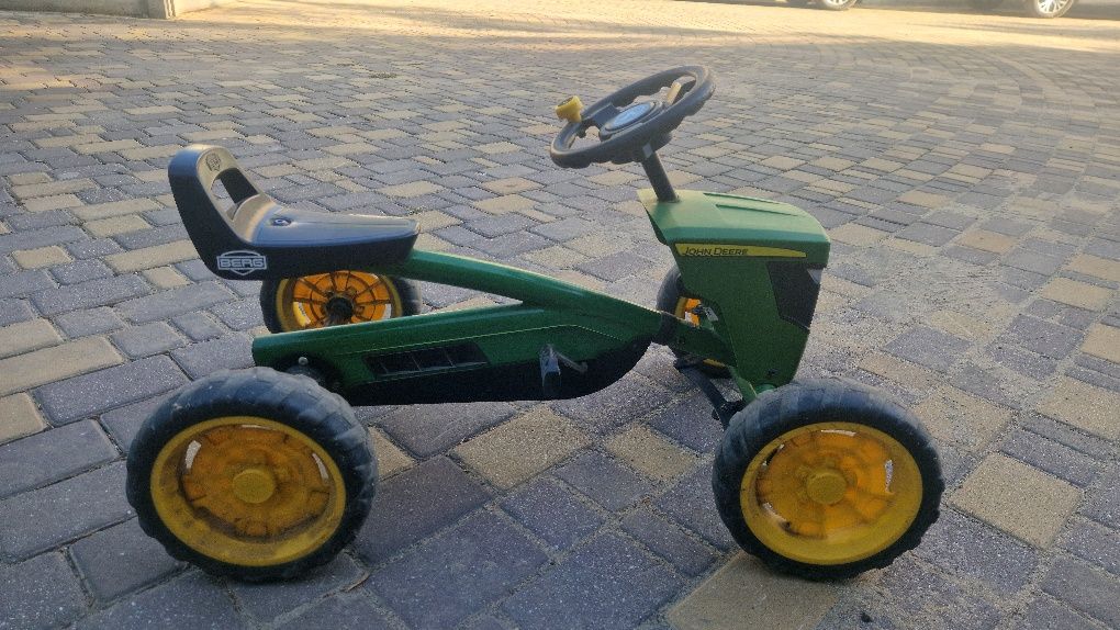Дитячий трактор BERG JOHN DEER