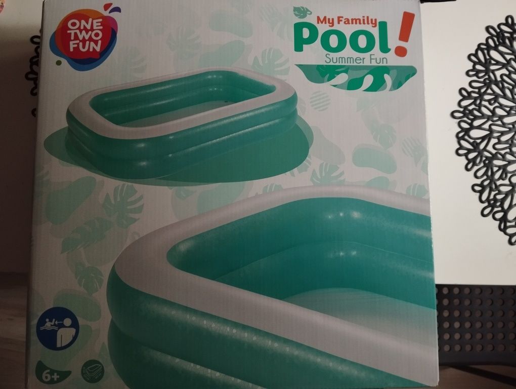 Basen  pool  summer fun