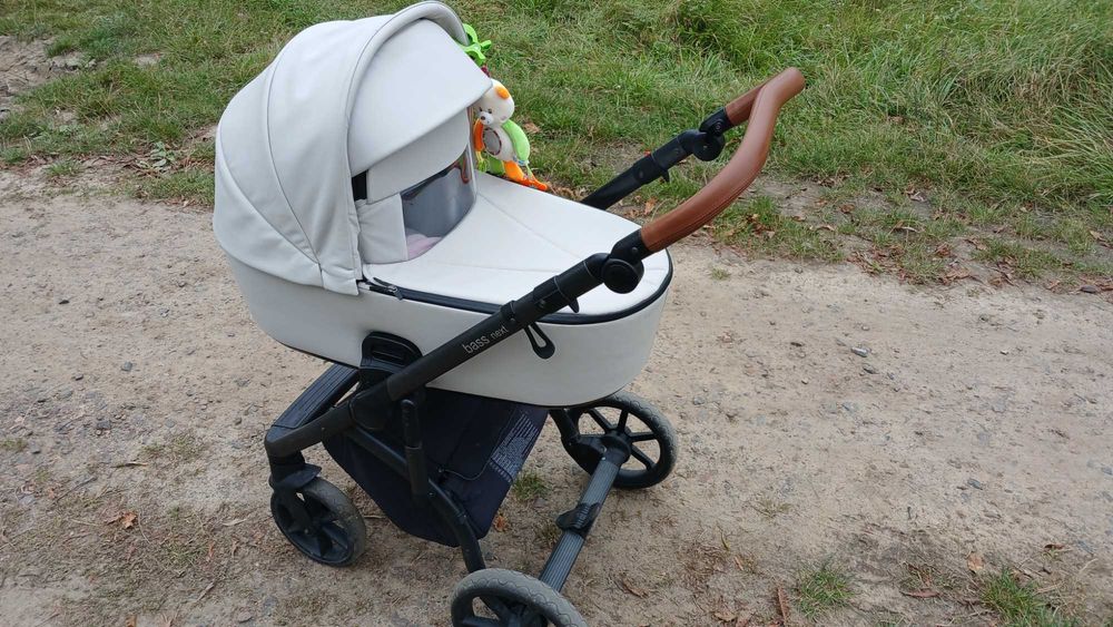 Коляска дитяча 
Roan bass next