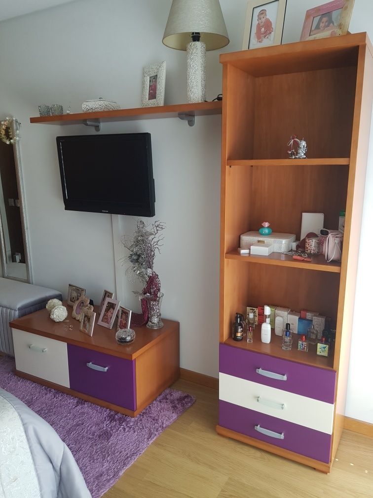 Cômoda, móvel  estante, prateleira e 2 cubos em cerejeira