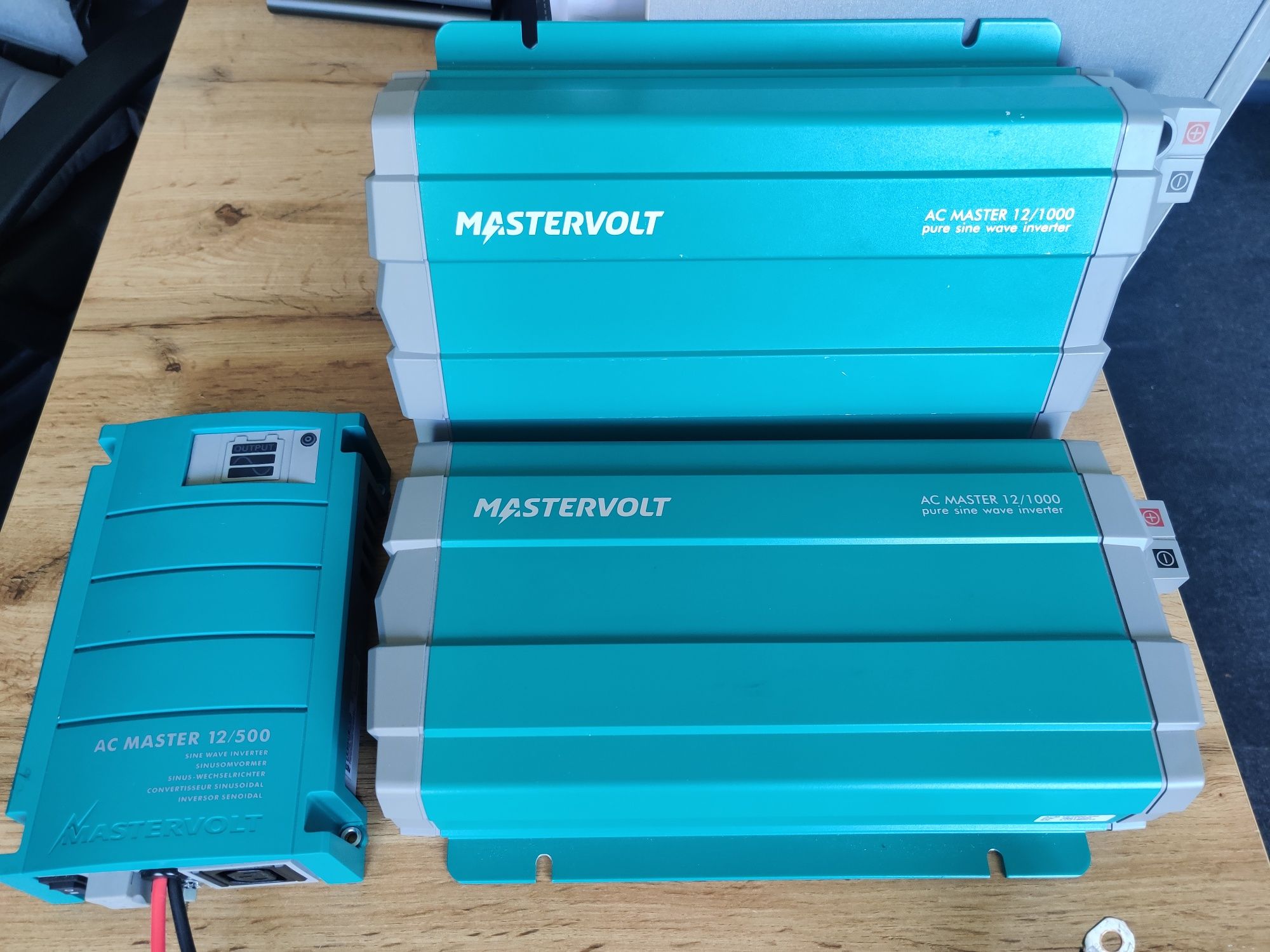 ТОП інвертор з чистим синусом Mastervolt AC Master 12/1000